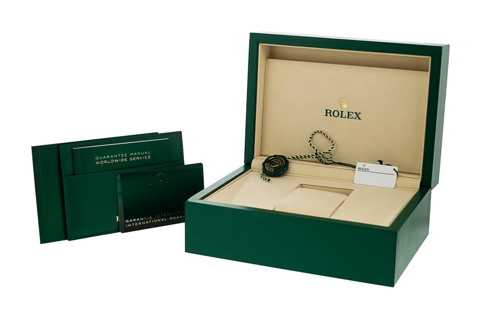 Rolex Oyster Perpetual 126000 Image 4